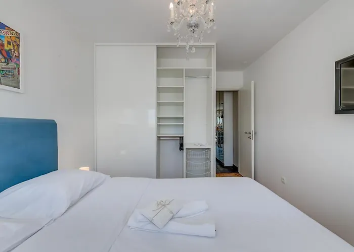 Lori Apartmán
