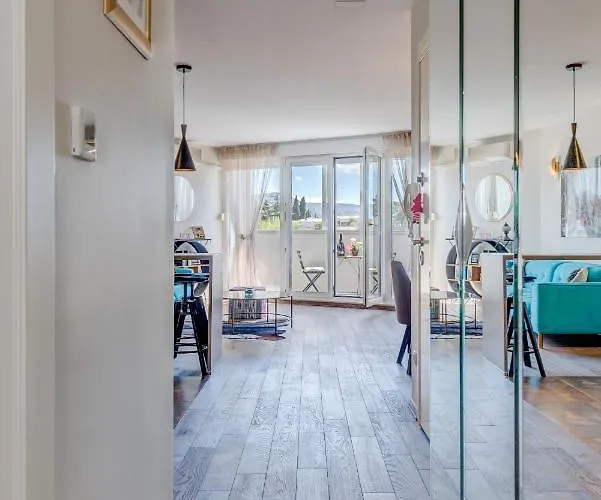Lori Apartmán